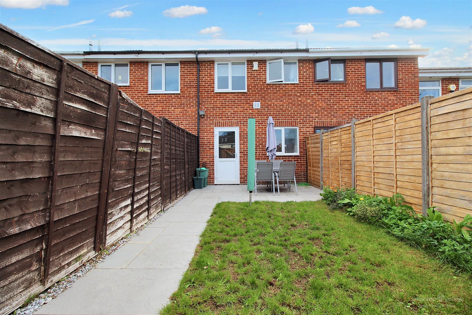 Sharnwood Drive, Calcot, Reading